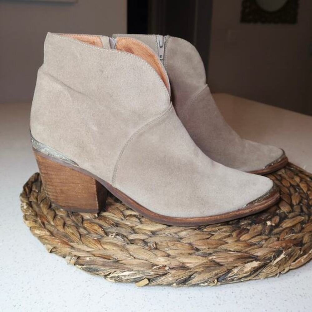 Jeffrey Campbell Suede Cahuenga‎ Taupe Western Booties Taupe 8.5
